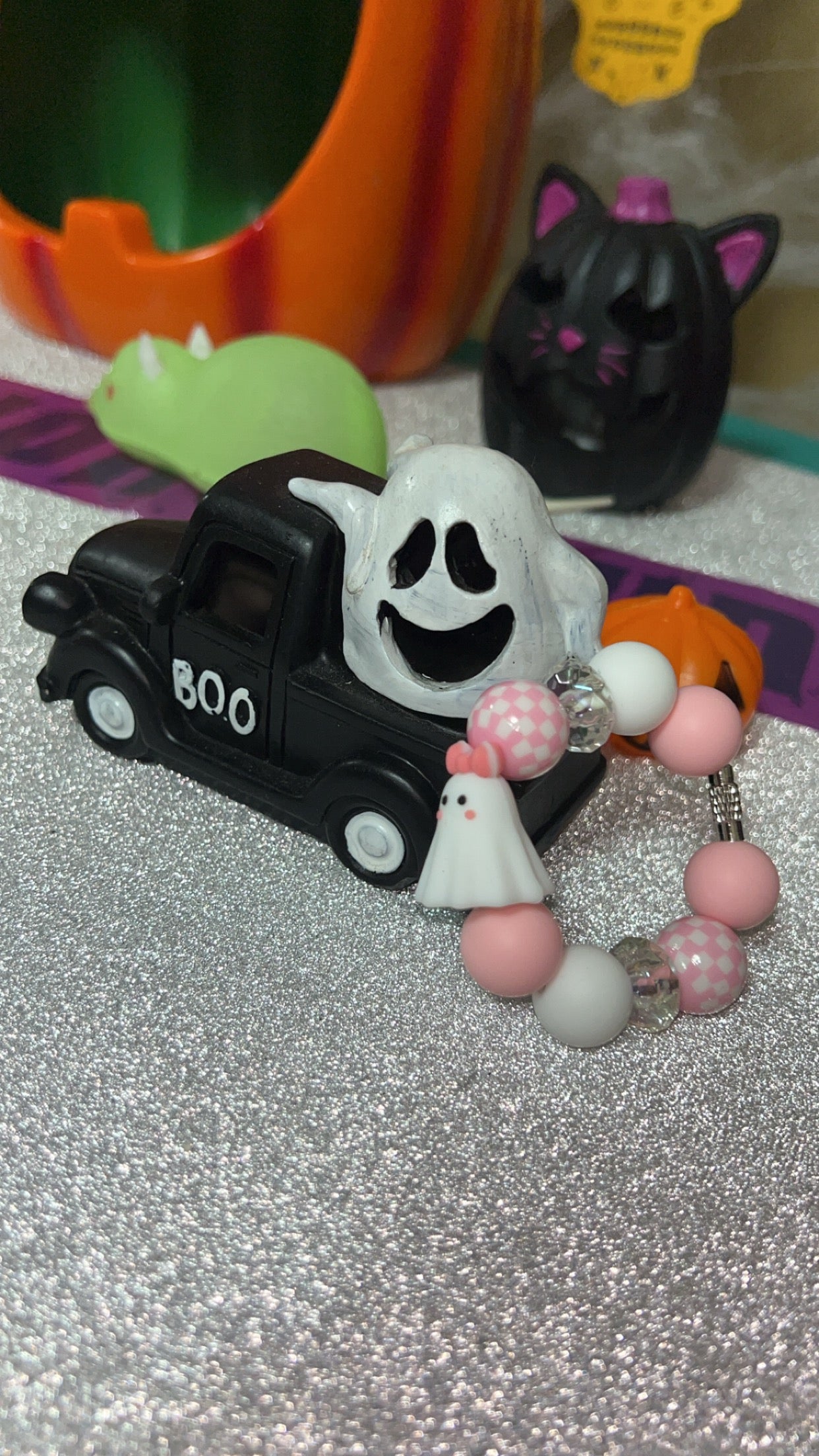 Checkered Ghostie Cup Charm